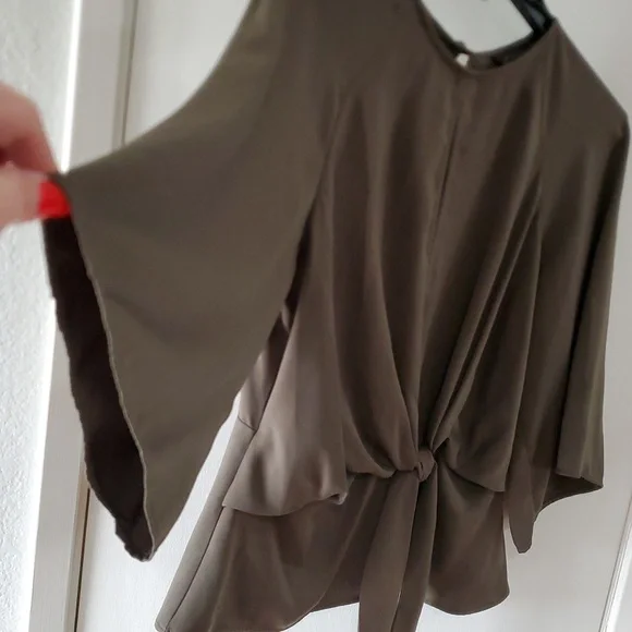 Topshop 8 olive blouse peek-a-boo bust and back bell sleeves zip button closure - Picture 7 of 8